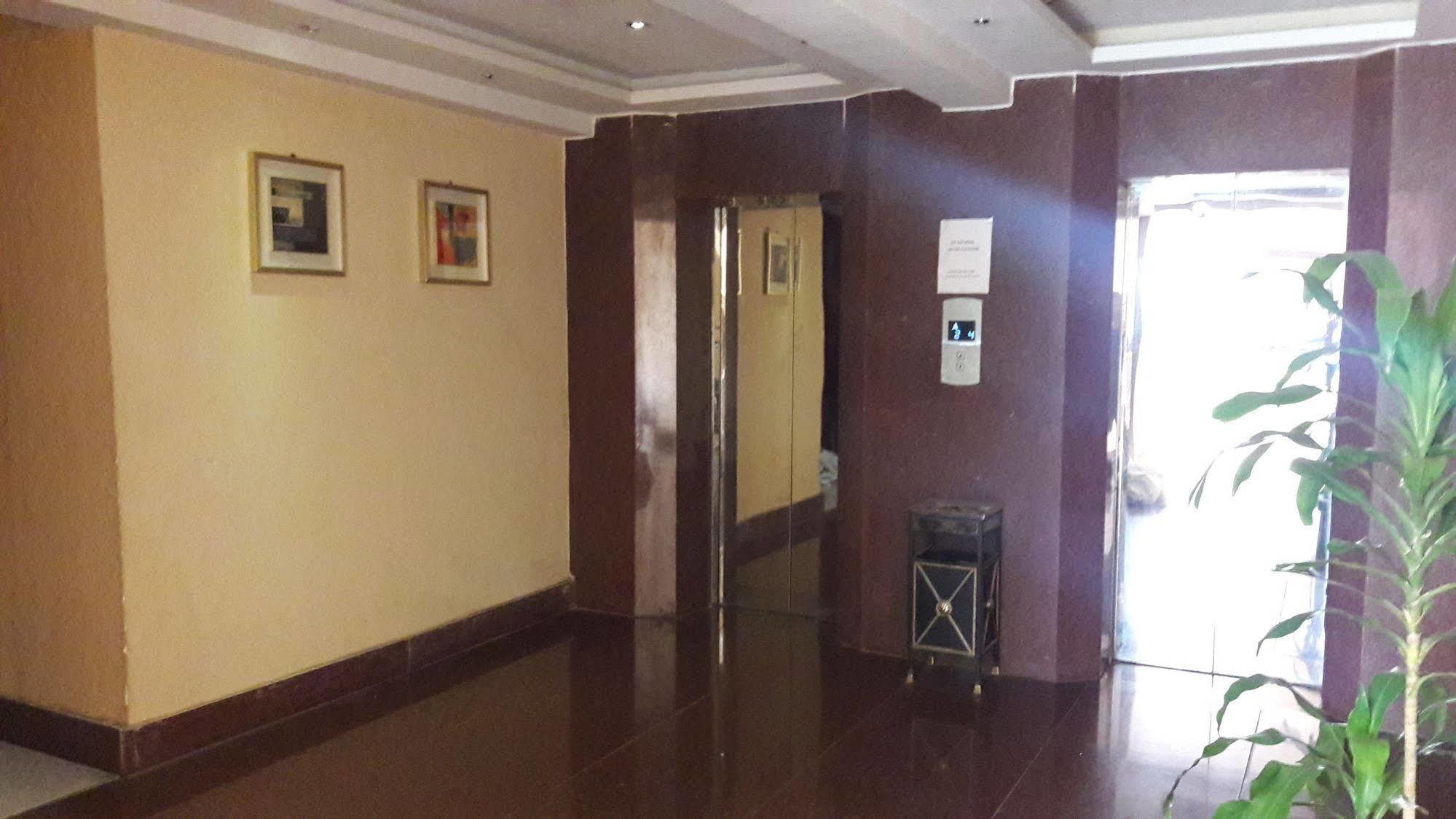 Astoria 2* Kolkata